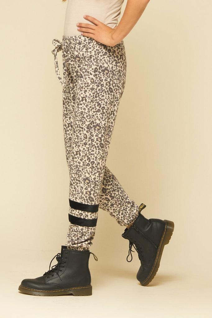 Vintage Havana Kids Cheetah Scrunch Jogger with Velvet - NeptunesBoutique